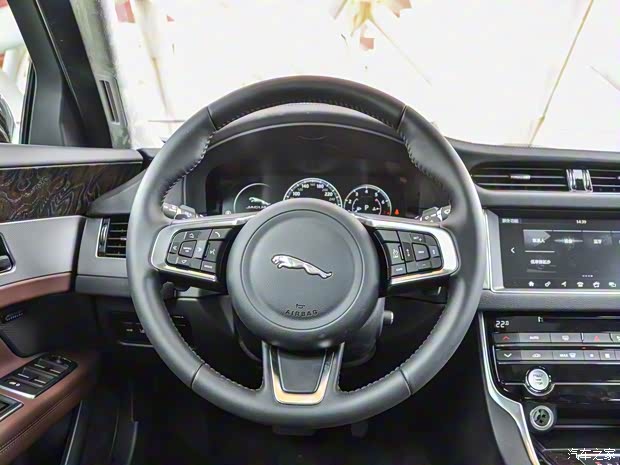 奇瑞捷豹路虎 捷豹XFL 2018款 XFL 2.0T 基本型