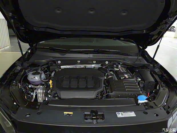 上汽大众 帕萨特 2022款 330TSI 星空豪华版 上汽大众 帕萨特 2022款 330TSI 星空豪华版