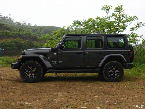 Jeep(进口) 牧马人新能源 2021款 四门 2.0T 4xe 撒哈拉先行版 Jeep(进口) 牧马人新能源 2021款 四门 2.0T 4xe 撒哈拉先行版