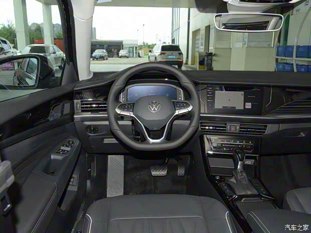 上汽大众 帕萨特 2022款 330TSI 星空豪华版 上汽大众 帕萨特 2022款 330TSI 星空豪华版