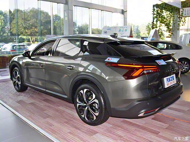 东风雪铁龙 凡尔赛C5 X 2021款 1.6T 越不凡