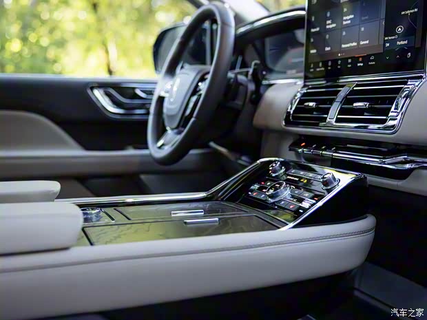 林肯(进口) 领航员 2022款 基本型 林肯(进口) 领航员 2022款 基本型