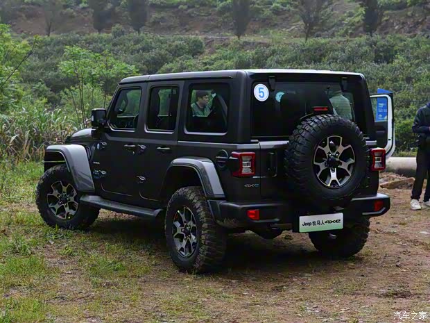 Jeep(进口) 牧马人新能源 2021款 四门 2.0T 4xe 撒哈拉先行版 Jeep(进口) 牧马人新能源 2021款 四门 2.0T 4xe 撒哈拉先行版