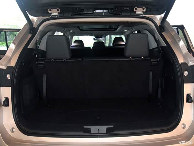 广汽丰田 汉兰达 2022款 双擎 2.5L 基本型