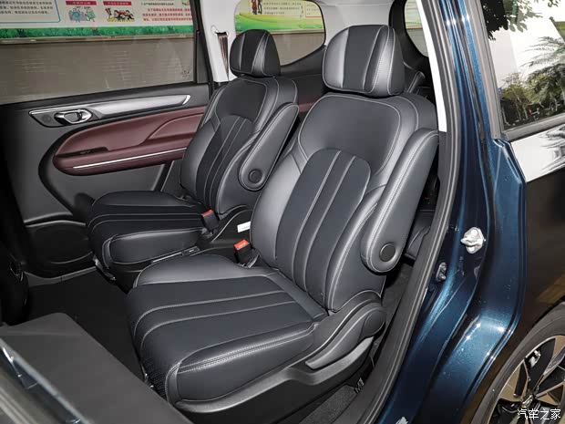 广汽乘用车 传祺M6 2021款 PRO 270T 自动尊享版 广汽乘用车 传祺M6 2021款 PRO 270T 自动尊享版