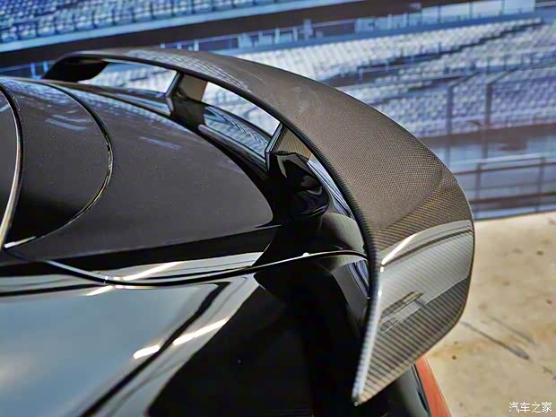 賓利 歐陸 2015款 4.0T GT3-R