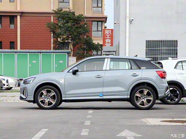 一汽-大众奥迪 奥迪Q2L 2022款 35 TFSI 时尚动感型 一汽-大众奥迪 奥迪Q2L 2022款 35 TFSI 时尚动感型