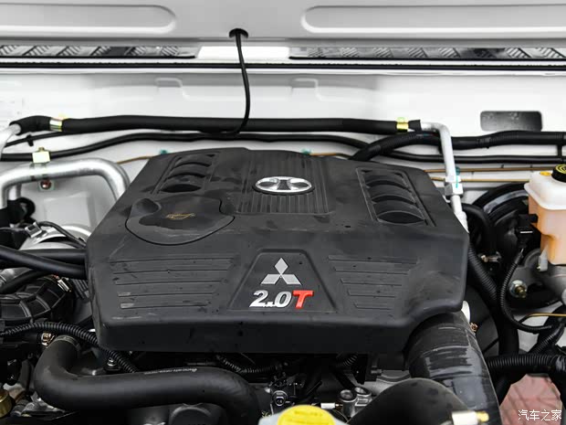 北京汽车制造厂 勇士 2017款 2.0T 大四门四驱汽油版 北京汽车制造厂 勇士 2017款 2.0T 大四门四驱汽油版