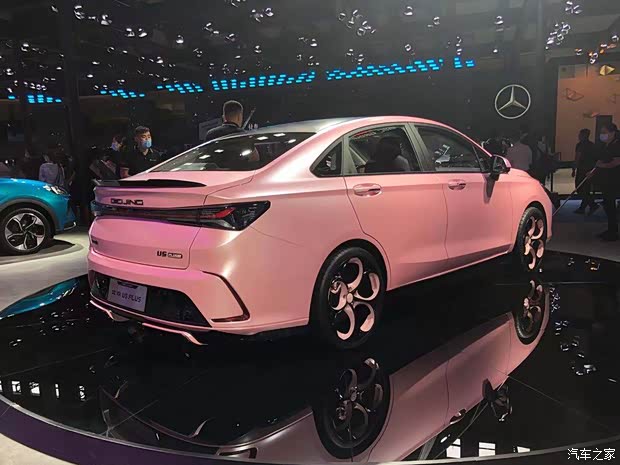 北京汽車(chē) 北京U5 PLUS 2021款 櫻花騎士定制版