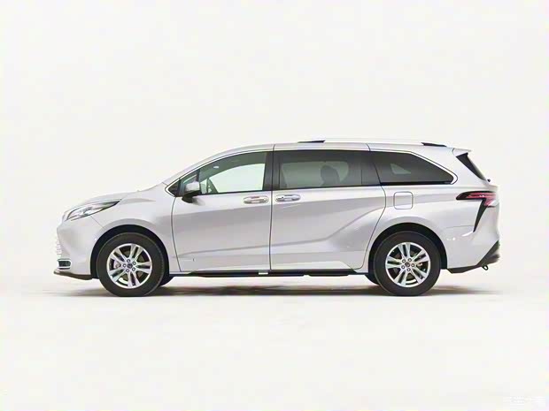 广汽丰田 赛那SIENNA 2021款 2.5L混动 铂金版 广汽丰田 赛那SIENNA 2021款 2.5L混动 铂金版