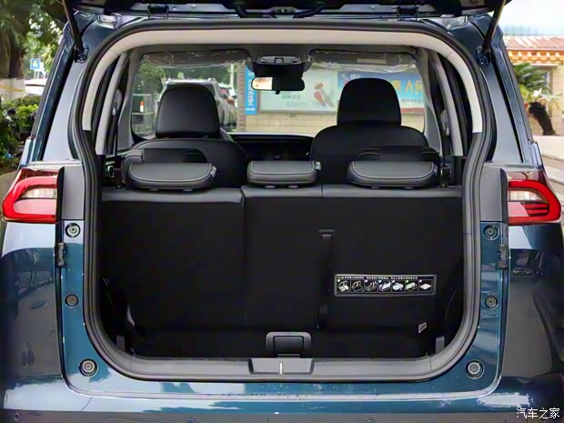 广汽乘用车 传祺M6 2021款 PRO 270T 自动尊享版 广汽乘用车 传祺M6 2021款 PRO 270T 自动尊享版