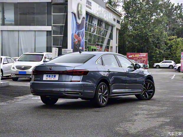 上汽大众 帕萨特 2022款 330TSI 星空尊贵版 上汽大众 帕萨特 2022款 330TSI 星空尊贵版