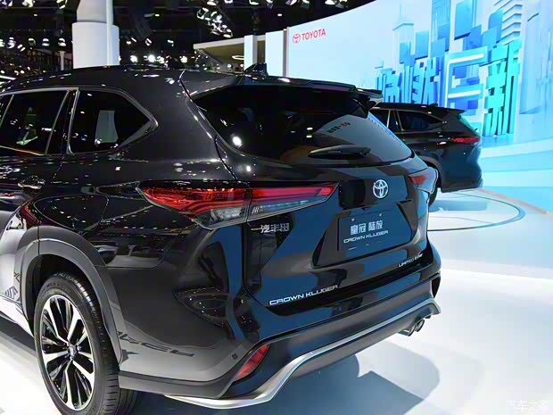 一汽丰田 皇冠陆放 2021款 2.5L HEV四驱旗舰版