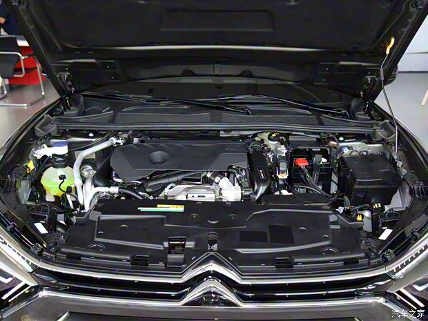 东风雪铁龙 凡尔赛C5 X 2021款 1.6T 越不凡