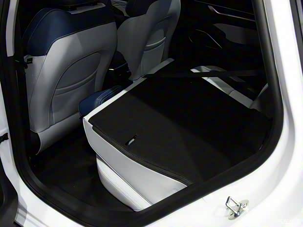 吉利汽车 帝豪 2022款 第4代 1.5L CVT旗舰型