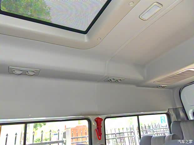 南京依維柯 Turbo Daily 2017款 2.8T A35客車中頂11座43S5