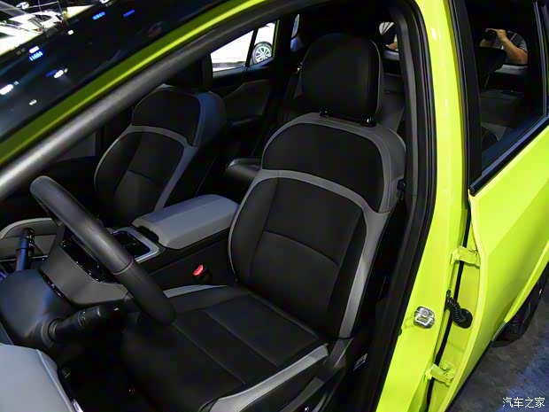 合創(chuàng)汽車 合創(chuàng)Z03 2021款 Z潮版