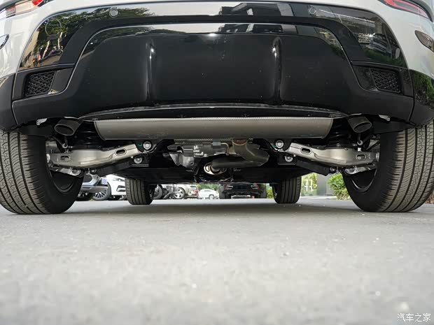 奇瑞捷豹路虎 揽胜极光 2021款 极光L 249PS R-Dynamic HSE