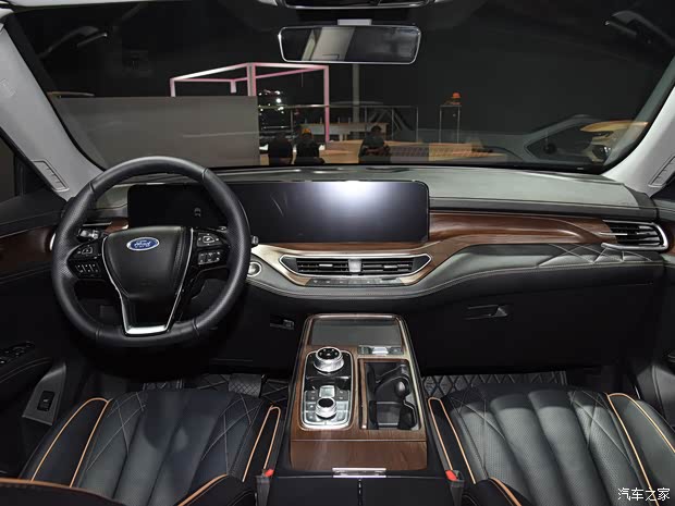 江鈴福特 領(lǐng)裕 2021款 7座頂配