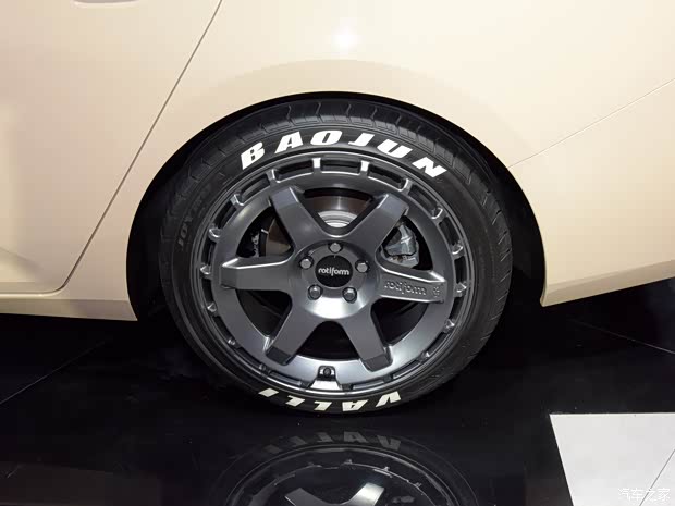 上汽通用五菱 新寶駿Valli 2021款 狂想家