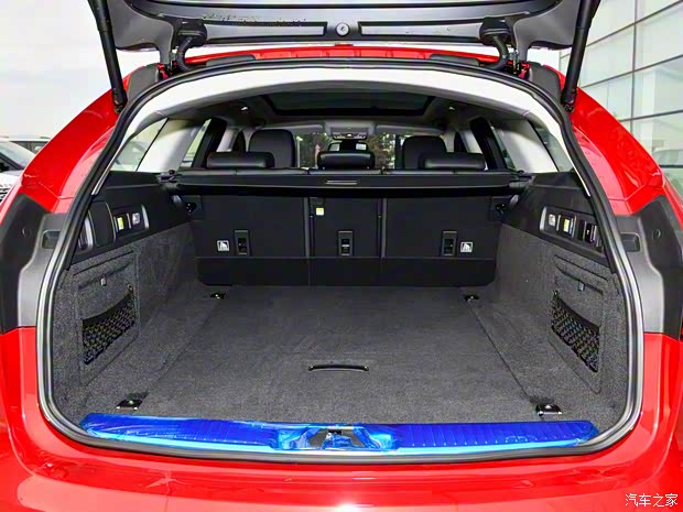 捷豹 捷豹XF 2018款 XF Sportbrake 2.0T 250PS 兩驅(qū)風(fēng)華版