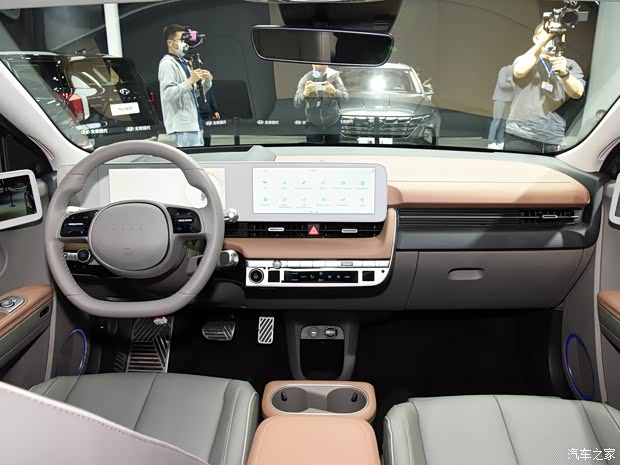 現(xiàn)代(進(jìn)口) IONIQ(艾尼氪)5 2021款 基本型 現(xiàn)代(進(jìn)口) IONIQ(艾尼氪)5 2021款 基本型