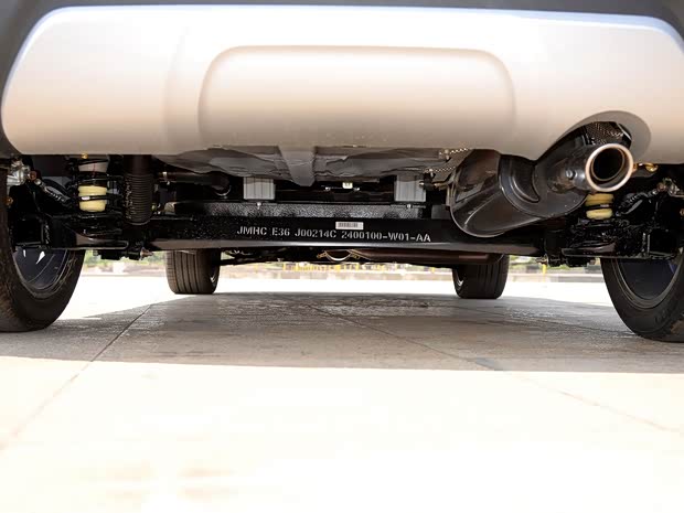 陆风汽车 陆风X2 2017款 1.6L 自动铂锐版