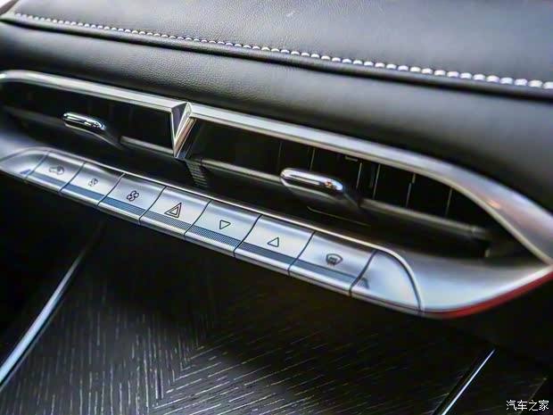 东风日产 启辰大V 2021款 260T 天王版 东风日产 启辰大V 2021款 260T 天王版