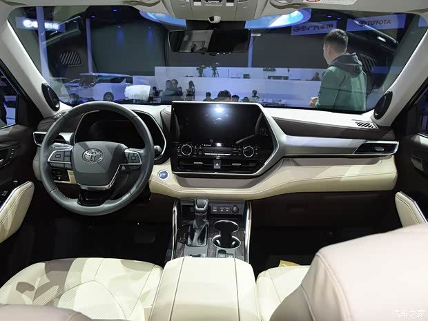 广汽丰田 汉兰达 2022款 双擎 2.5L 基本型