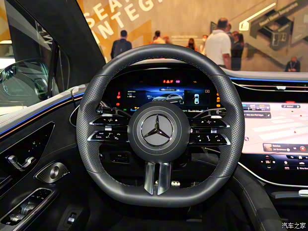 梅赛德斯-EQ 奔驰EQE 2022款 350 AMG Line Edition 1 欧洲版