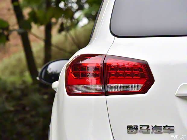 野马汽车 野马T70 2017款 T70S 运动版 1.8T CVT旗舰型