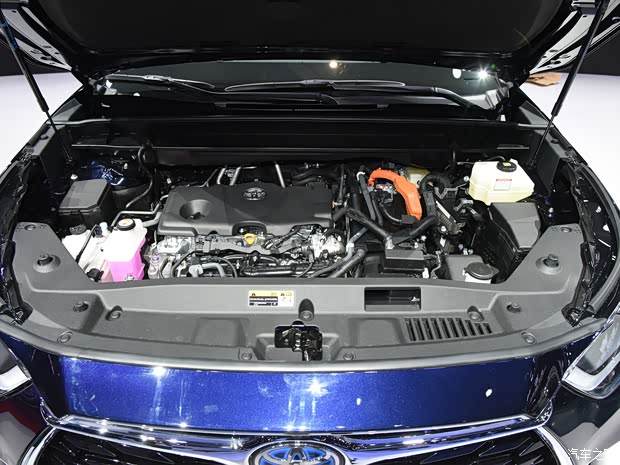 广汽丰田 汉兰达 2022款 双擎 2.5L 基本型