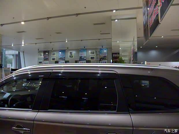 三菱(進(jìn)口) 歐藍(lán)德(進(jìn)口) 2016款 2.0L 兩驅(qū)加值版 5座