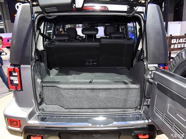 北京越野 北京BJ40 2021款 2.0T 自动环塔冠军版 北京越野 北京BJ40 2021款 2.0T 自动环塔冠军版