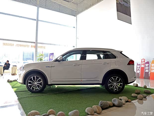 众泰汽车 大迈X7 2017款 1.8T 手动至尊型