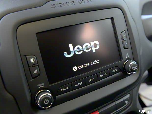 广汽菲克Jeep 自由侠 2016款 2.0L 自动四驱75周年致敬版