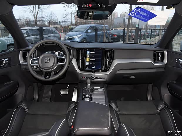 沃尔沃亚太 沃尔沃XC60 2018款 T5 四驱智远运动版 沃尔沃亚太 沃尔沃XC60 2018款 T5 四驱智远运动版