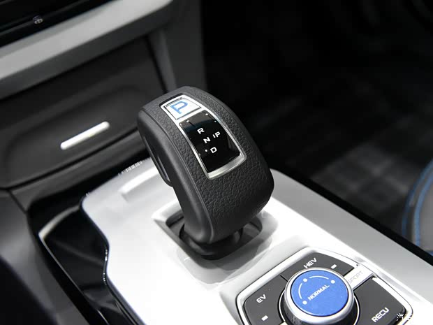 吉利汽车 帝豪新能源 2018款 三厢 1.5L PHEV 精英型