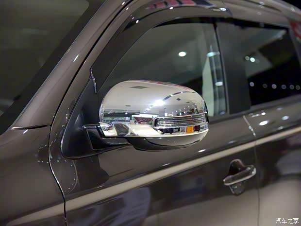 三菱(進(jìn)口) 歐藍(lán)德(進(jìn)口) 2016款 2.0L 兩驅(qū)加值版 5座