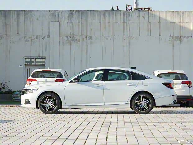 广汽本田 雅阁 2022款 260TURBO 幻夜·尊贵版 广汽本田 雅阁 2022款 260TURBO 幻夜·尊贵版