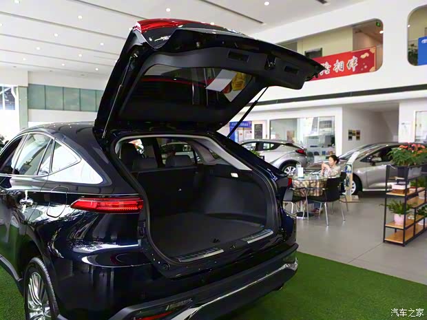 一汽丰田 凌放HARRIER 2022款 2.0L CVT两驱基本型