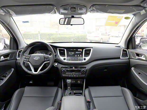 北京现代 途胜 2018款 1.6T 双离合两驱15周年特别版 北京现代 途胜 2018款 1.6T 双离合两驱15周年特别版