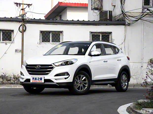 北京现代 途胜 2018款 1.6T 双离合两驱15周年特别版 北京现代 途胜 2018款 1.6T 双离合两驱15周年特别版