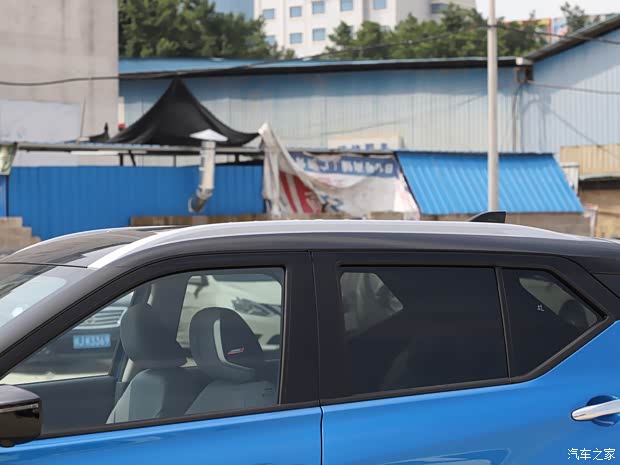 东风日产 劲客 2022款 1.5L CVT高配版