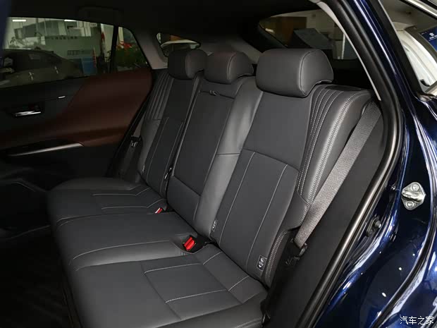 一汽丰田 凌放HARRIER 2022款 2.0L CVT两驱基本型