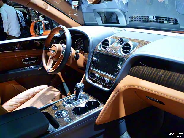 宾利 添越 2015款 基本型