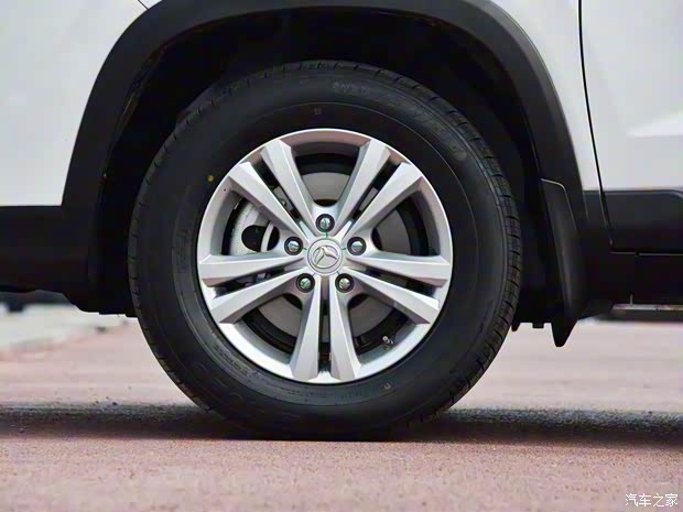 北汽银翔 北汽幻速S5 2017款 1.3T 手动尊贵型