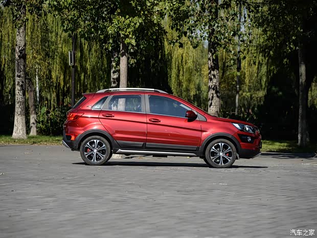 北京汽車(chē) 紳寶X25 2015款 手動(dòng)高配型 北京汽車(chē) 紳寶X25 2015款 手動(dòng)高配型