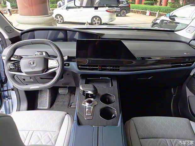 长安汽车 长安UNI-K新能源 2021款 iDD 插电混动版 长安汽车 长安UNI-K新能源 2021款 iDD 插电混动版