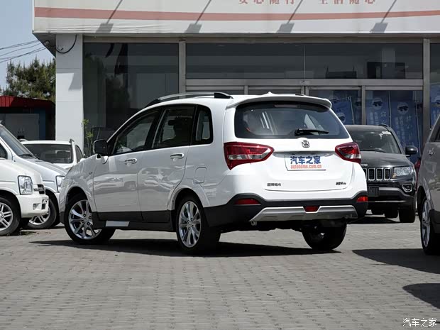 昌河铃木 利亚纳A6 2016款 两厢 1.4L 手动低配型 昌河铃木 利亚纳A6 2016款 两厢 1.4L 手动低配型